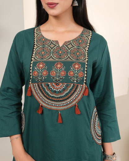 Women's Teal Green Cotton Printed Kurta Pant Set with Dupatta & Side Pocket