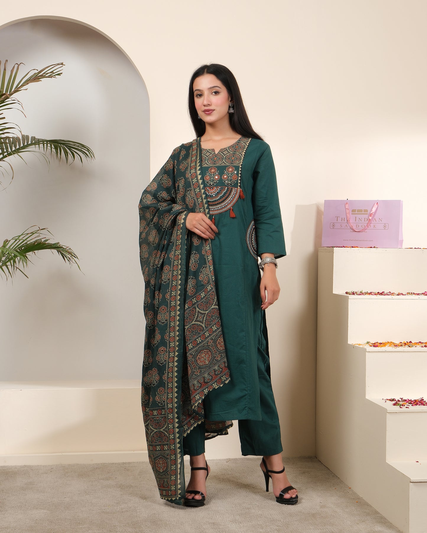 Women's Teal Green Cotton Printed Kurta Pant Set with Dupatta & Side Pocket
